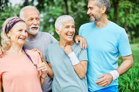Les clubs et associations : pourquoi c’est essentiel pour le bien-vieillir 🤝🌟